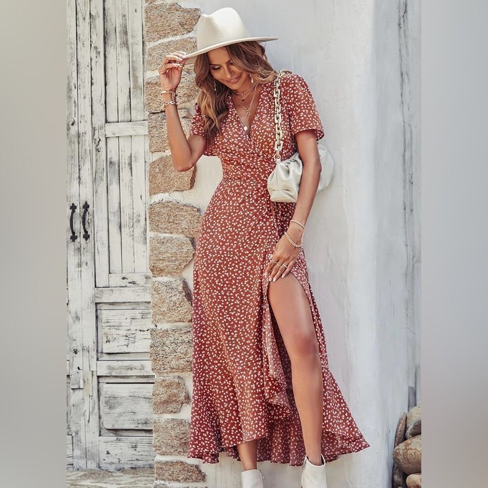 Pretty Garden Wrap Dress! So gorgeous